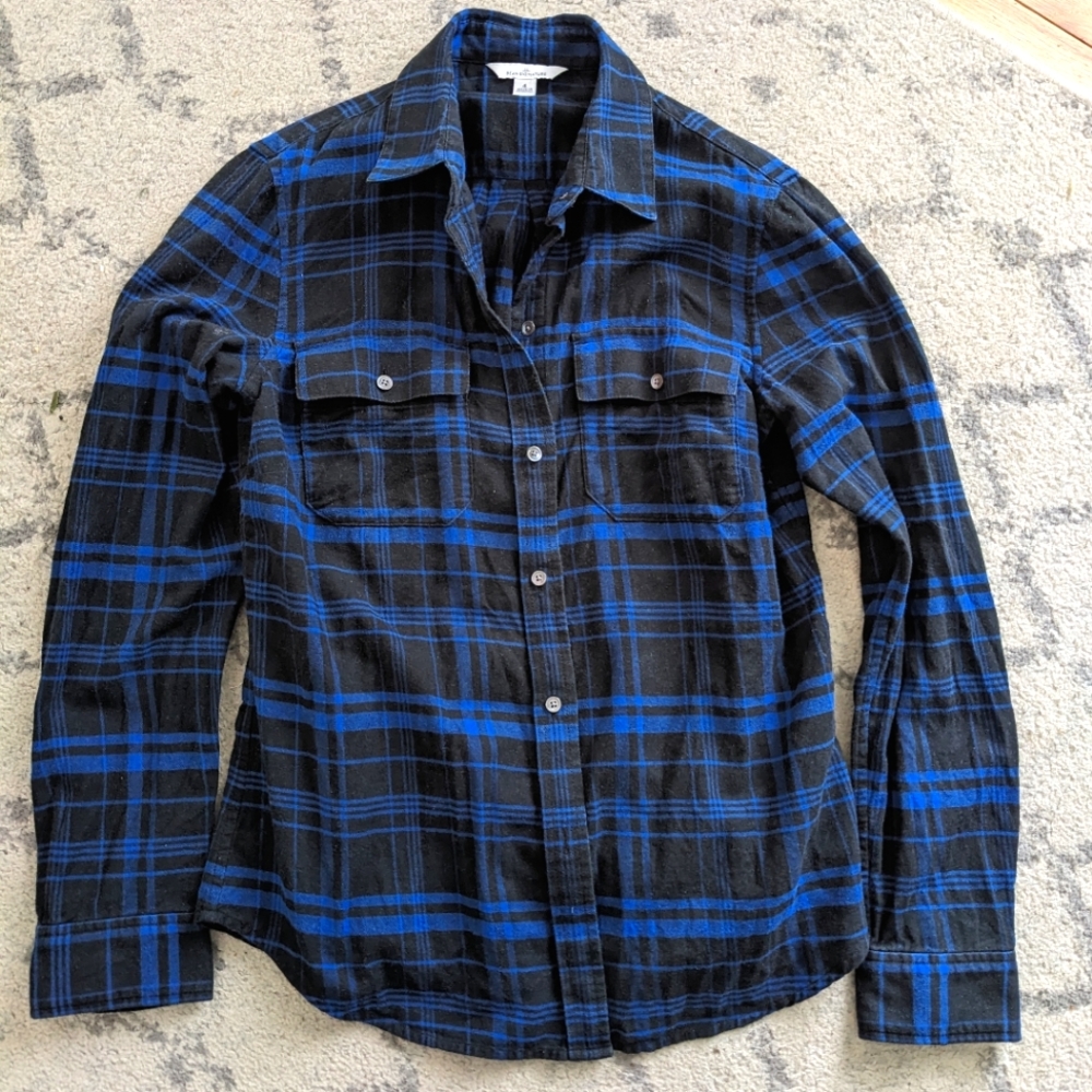 L.L. Bean Signature Black and Blue Plaid Button Down Size 4